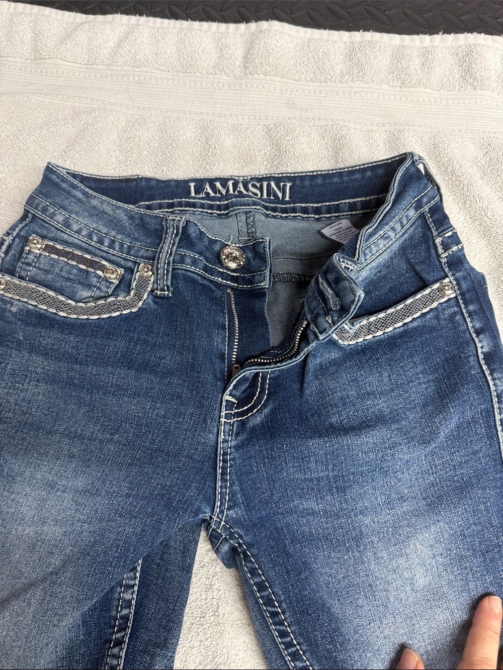 Embellished Dark Blue Skinny Women’s Jeans with Decorative Pocket - Picture 2 of 3